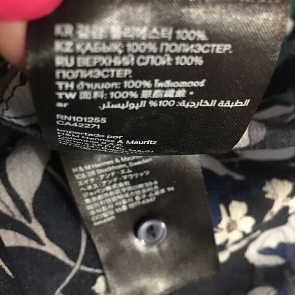 H&M Marie Antoinette Style puffed ruched Top - Picture 6 of 6